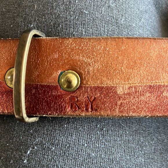 🔹 EuroMetal Two Tone Leather Belt with Brass Buckle - Picture 6 of 7